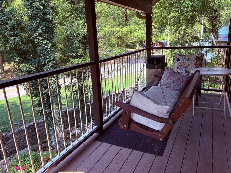 All Seasons Treehouse Village Bed and Breakfast in Eureka Springs
