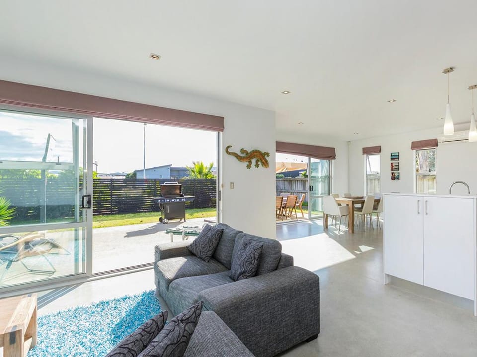 Paradise Haven - Omaha Holiday Home House in Auckland Region
