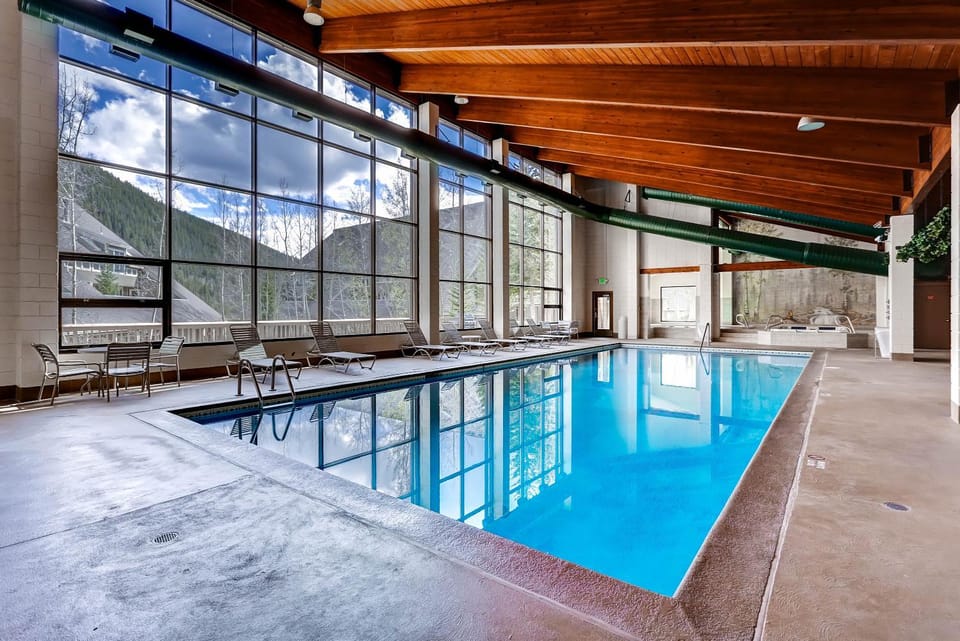 Evergreen Condominiums by Vail Resorts Nature lodge in Keystone