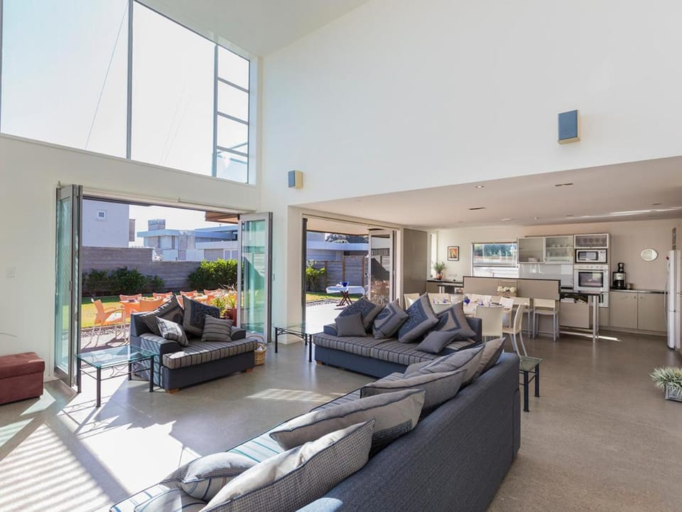 Ocean Escape - Omaha Holiday Home House in Auckland Region