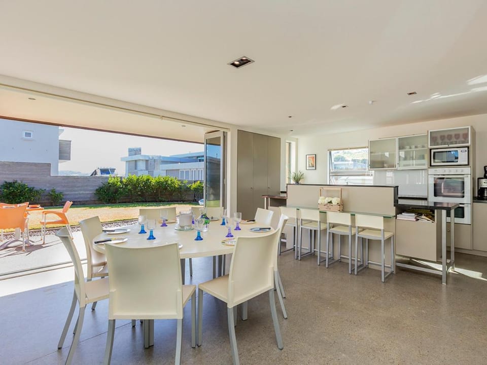 Ocean Escape - Omaha Holiday Home House in Auckland Region