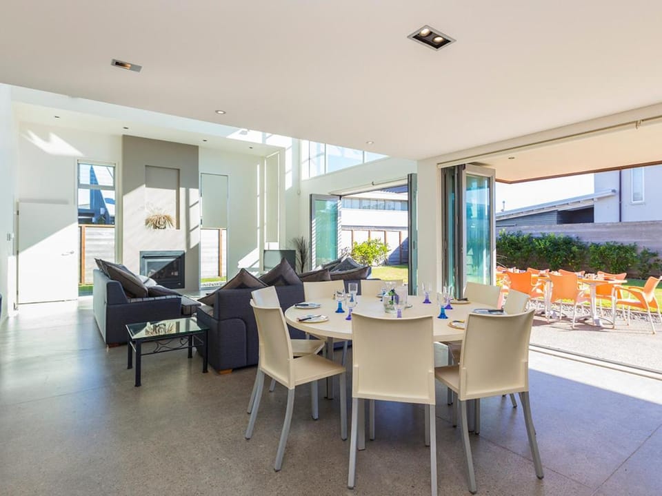 Ocean Escape - Omaha Holiday Home House in Auckland Region