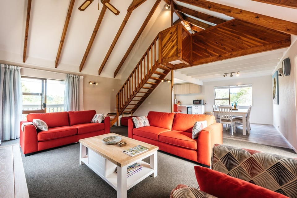 Oneroa Oasis - Oneroa Holiday Home House in Auckland Region
