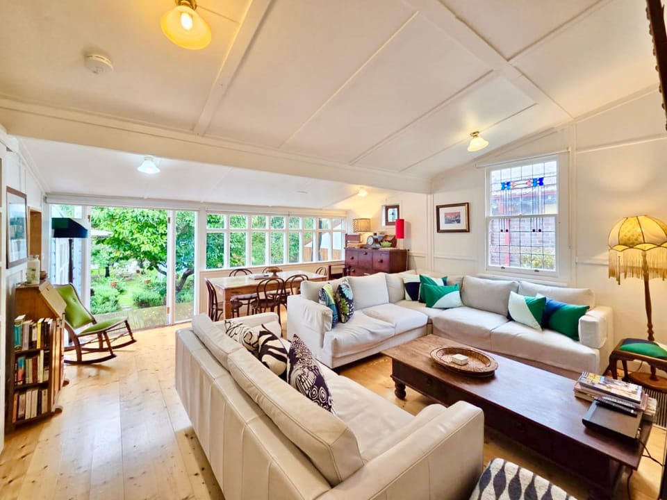 Plum Blossom Cottage House in Katoomba