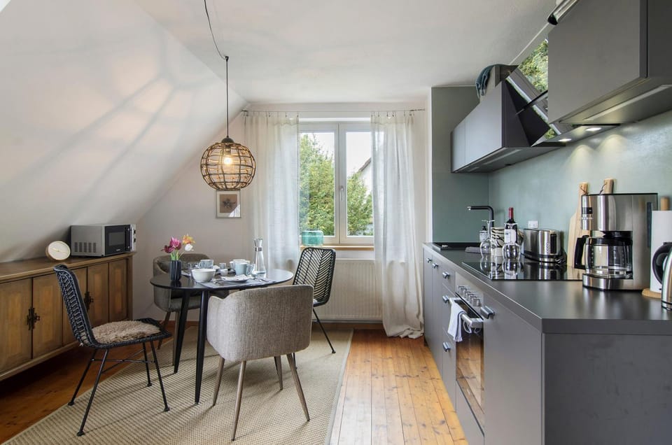 Property building, Kitchen or kitchenette, Living room