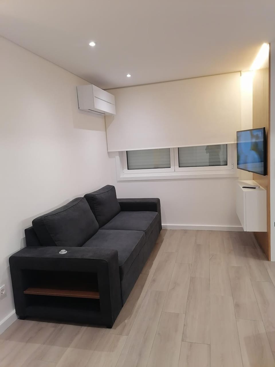 TV and multimedia, Living room, air conditioner