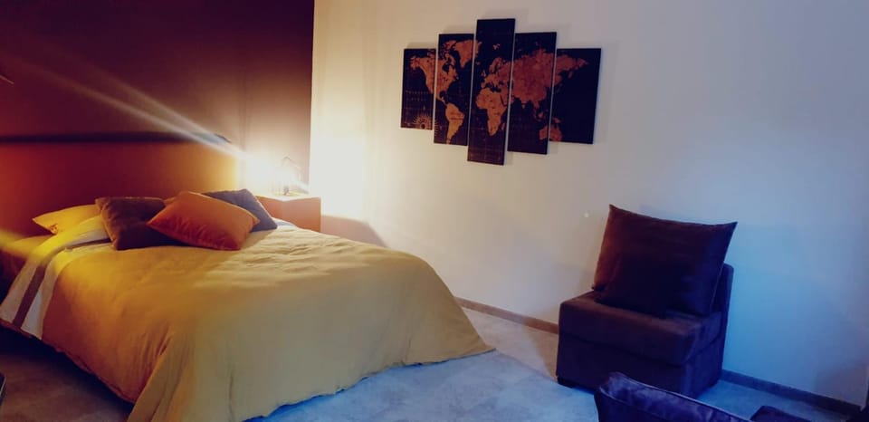 Mas Tareau chambre d'hôte l Authentique House in Arles