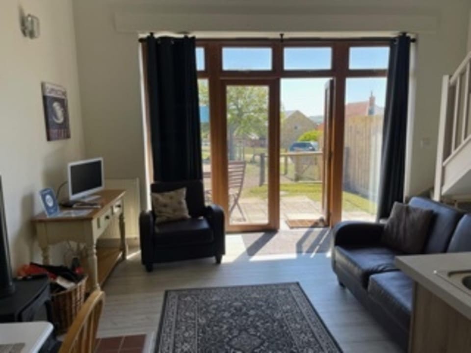 Bike Shed 1-Bed Cottage Sleeps 2 Pet Friendly House in England