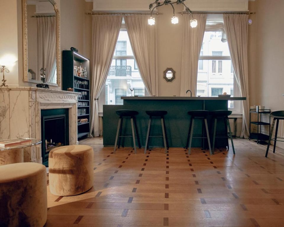Lounge or bar