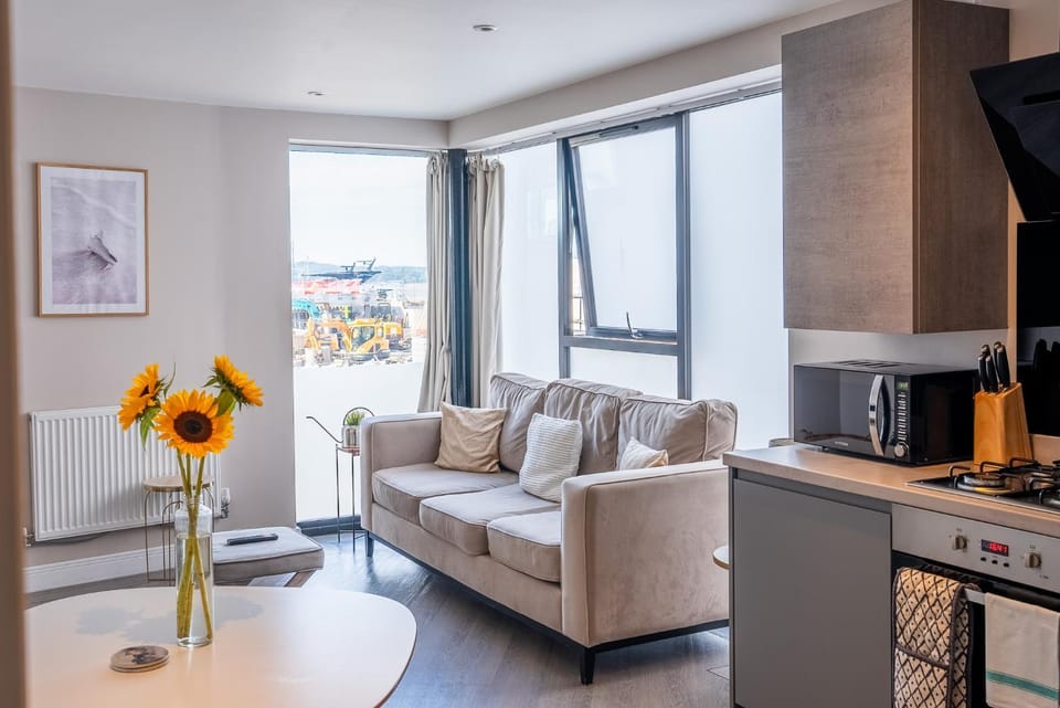 Beautiful Two bedroom Harbour Side Apartment Apartment in Poole