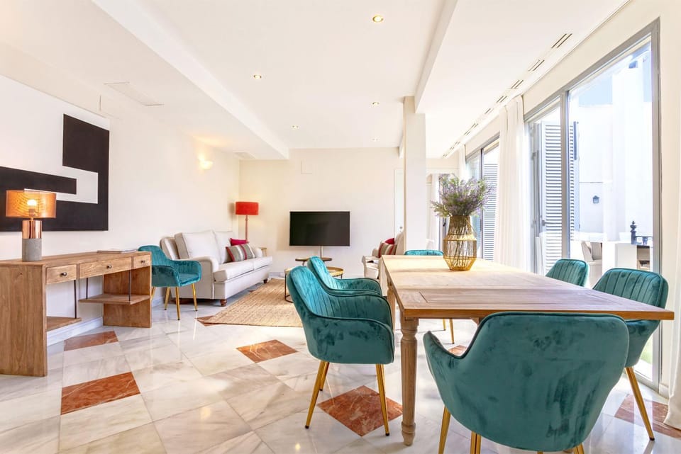 Living room, Dining area