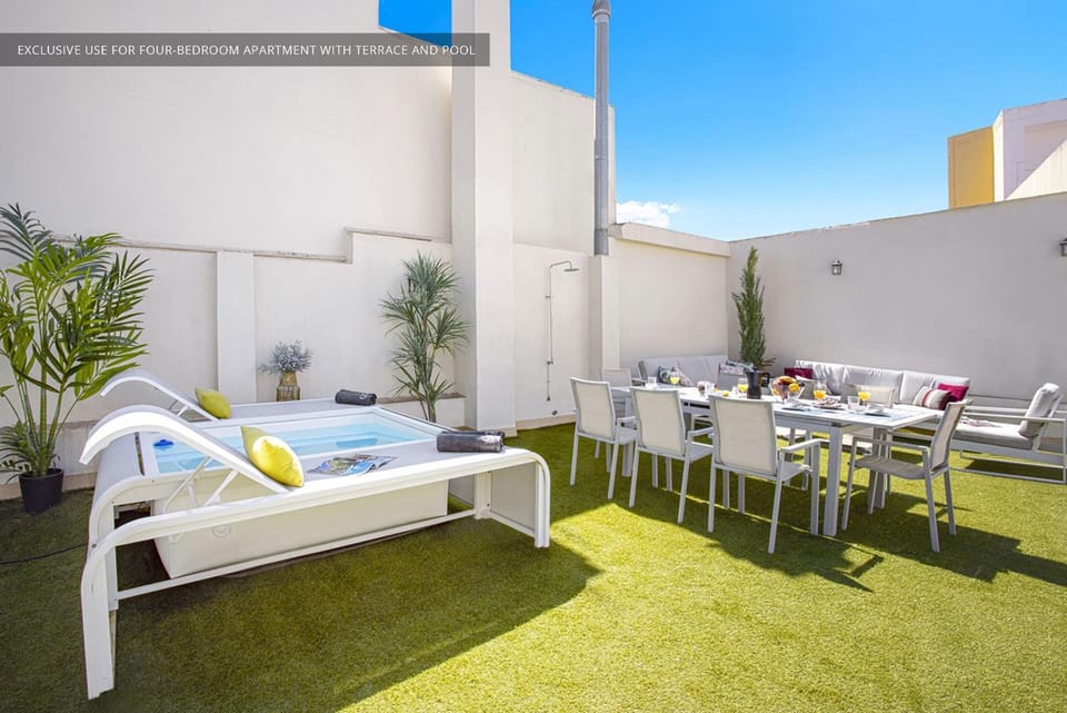 Spring, Day, Summer, Garden, Living room, Seating area, Dining area, Swimming pool, sunbed