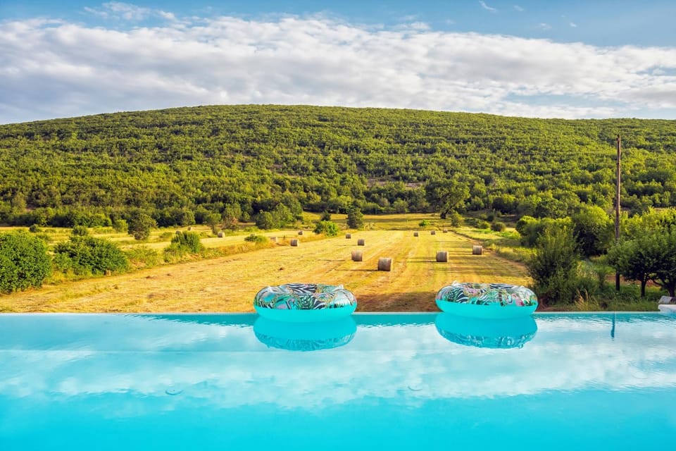 Day, Natural landscape, Mountain view, Pool view, Swimming pool