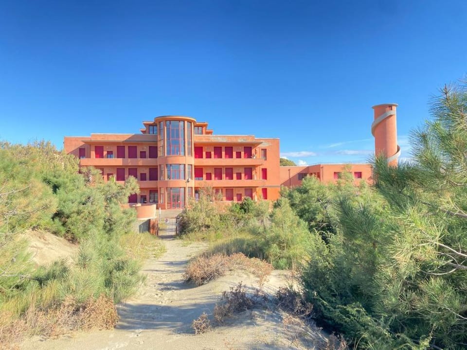 Property building, Natural landscape, Landmark view