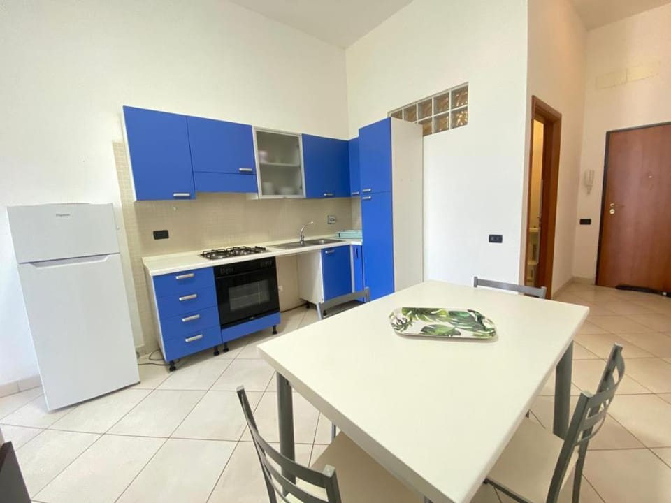 Kitchen or kitchenette, Dining area, stove, kitchen