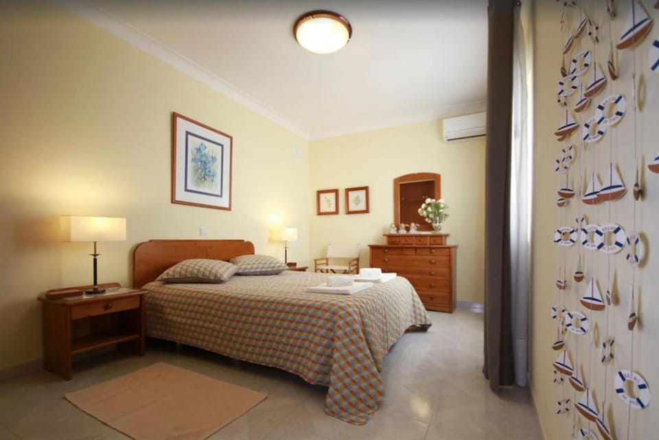 Living room, Bedroom