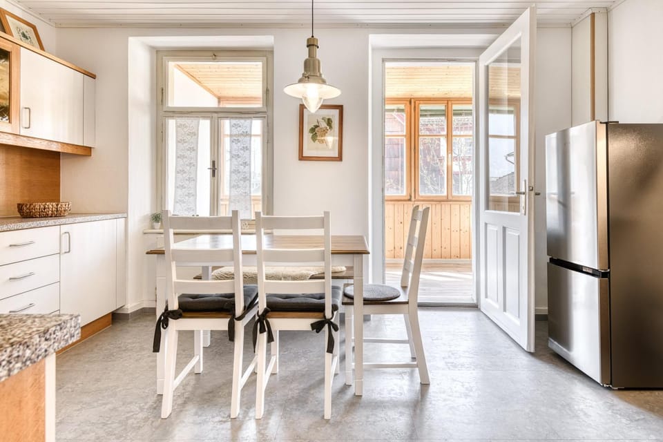Dining area, kitchen