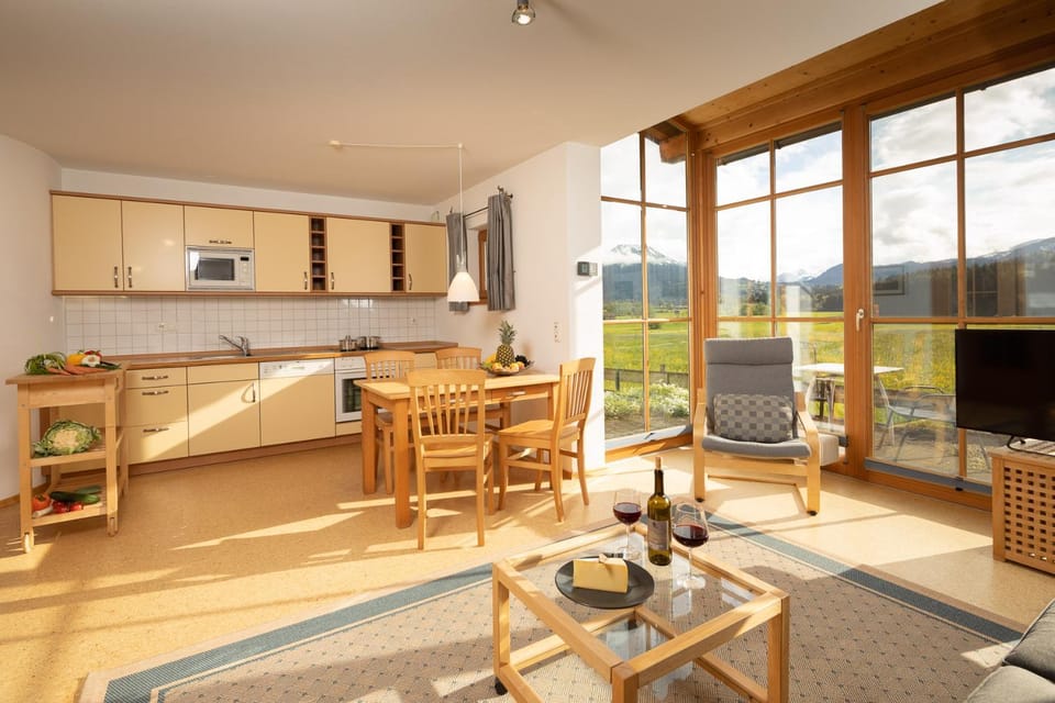 "Haus Bellevue" - Annehmlichkeiten von 4-Sterne Familien-und Wellnesshotel Viktoria nebenan können mitgenutzt werden Apartment in Oberstdorf