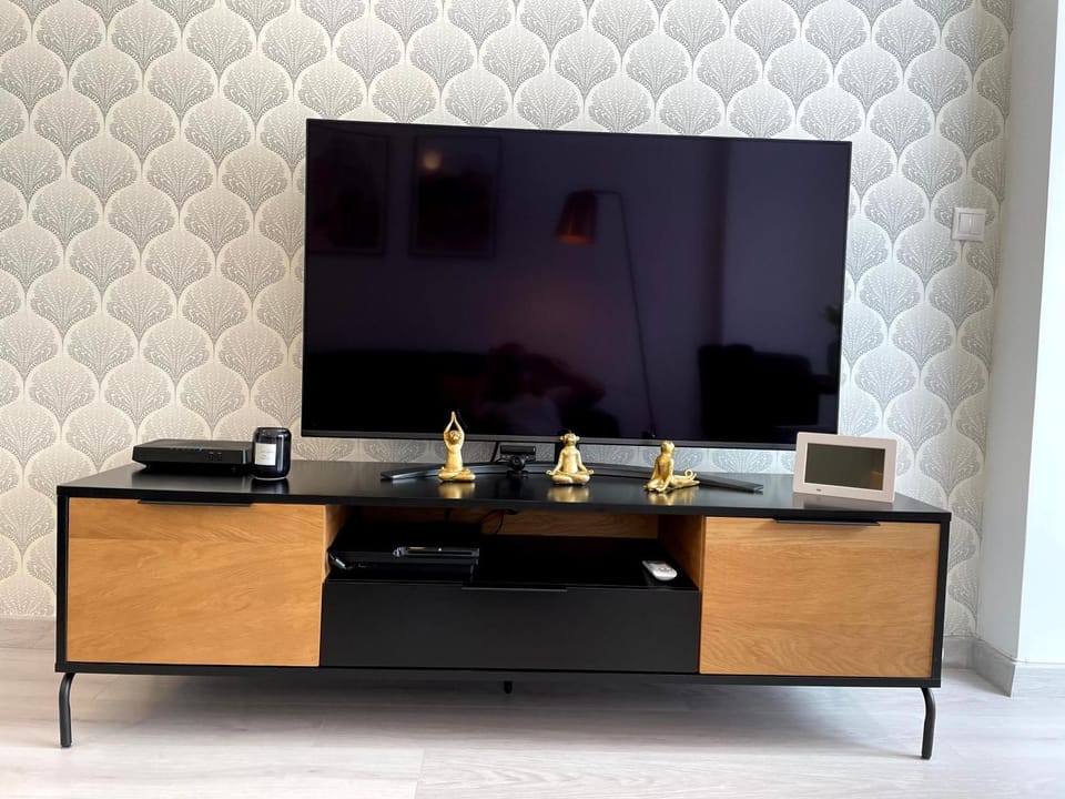 TV and multimedia, Evening entertainment
