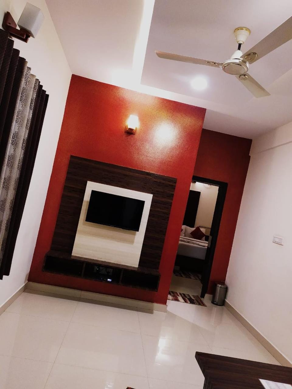 fireplace, minibar