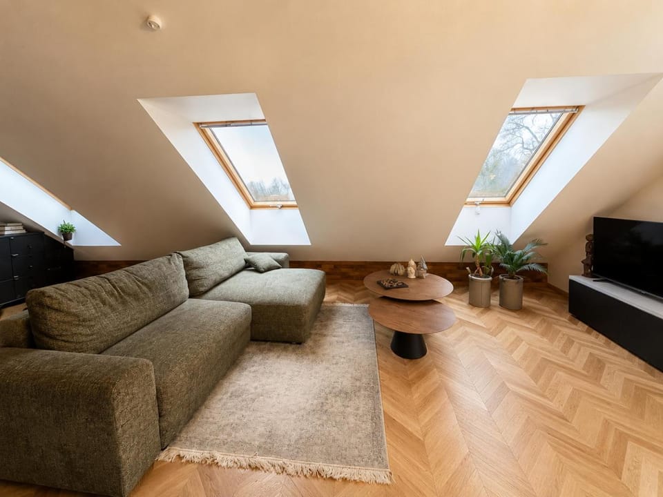 TV and multimedia, Living room, Seating area