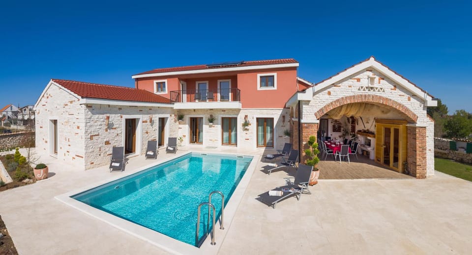 Property building, Swimming pool