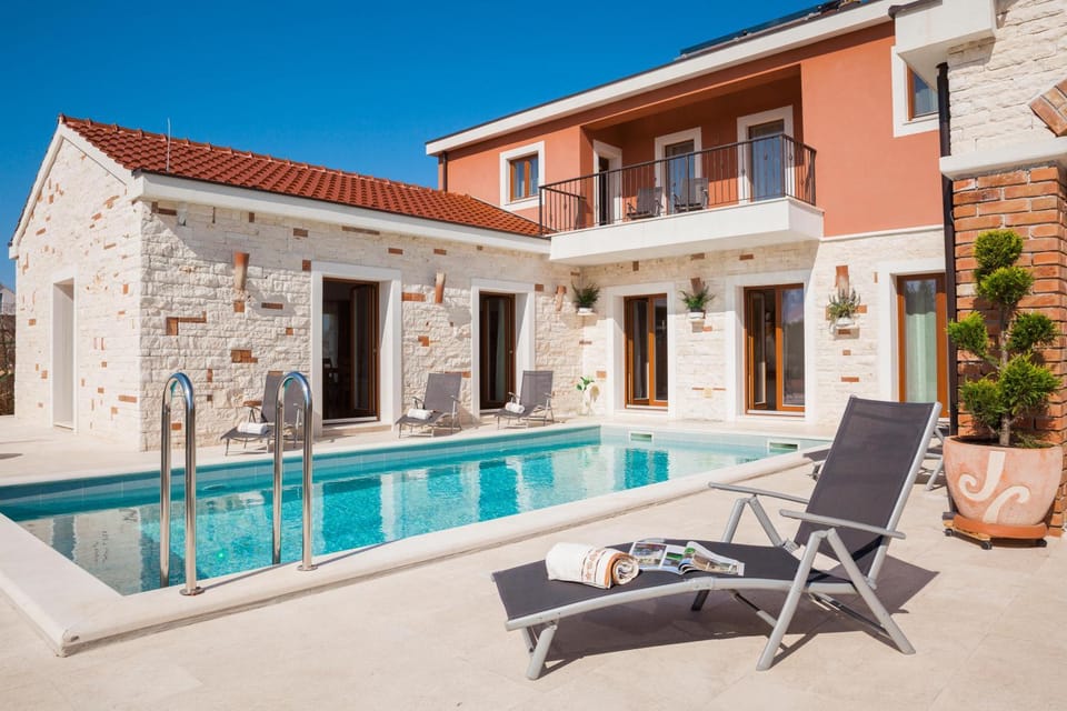 Property building, Swimming pool