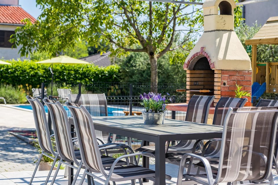 Patio, BBQ facilities, Balcony/Terrace