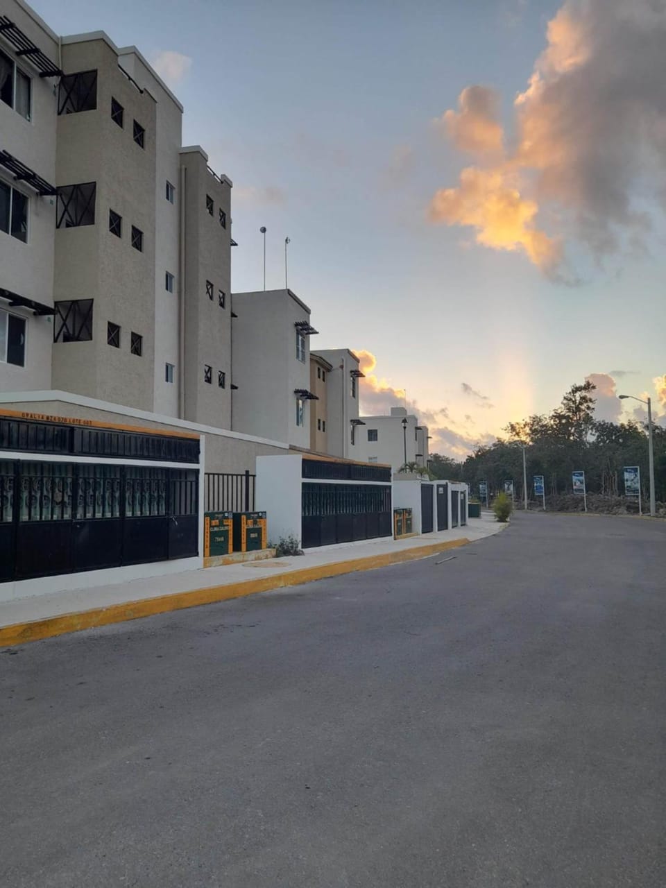 Property building, Neighbourhood