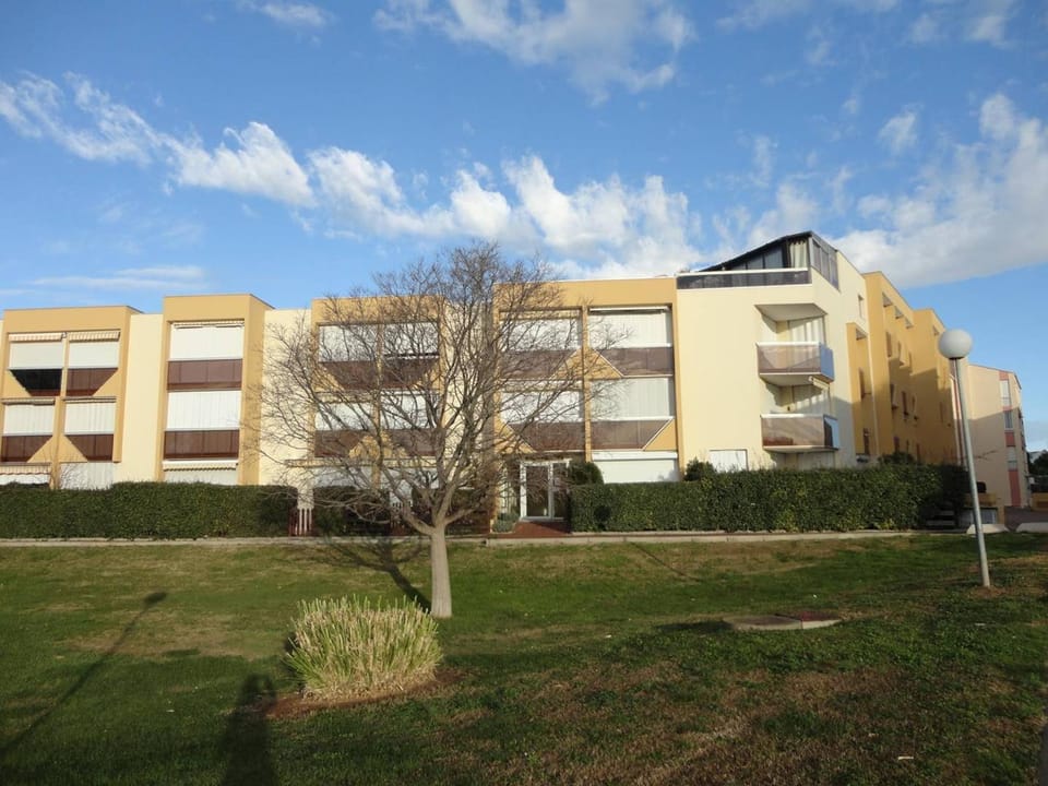 Studio cabine avec terrasse, à 550m de la plage et 100m des commerces, idéal 4 pers., animaux acceptés - FR-1-307-156 Cabin in Le Grau-du-Roi