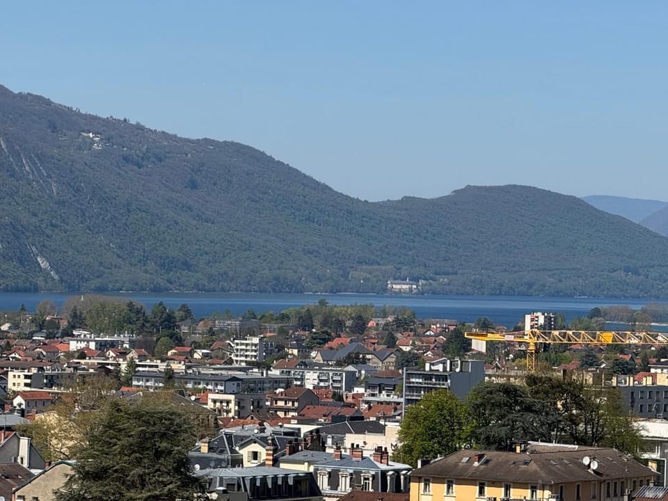 T2 lumineux avec Wifi, dans palace historique pour 1/2 personnes - FR-1-555-46 Apartment in Aix-les-Bains