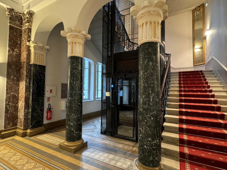 T2 lumineux avec Wifi, dans palace historique pour 1/2 personnes - FR-1-555-46 Apartment in Aix-les-Bains