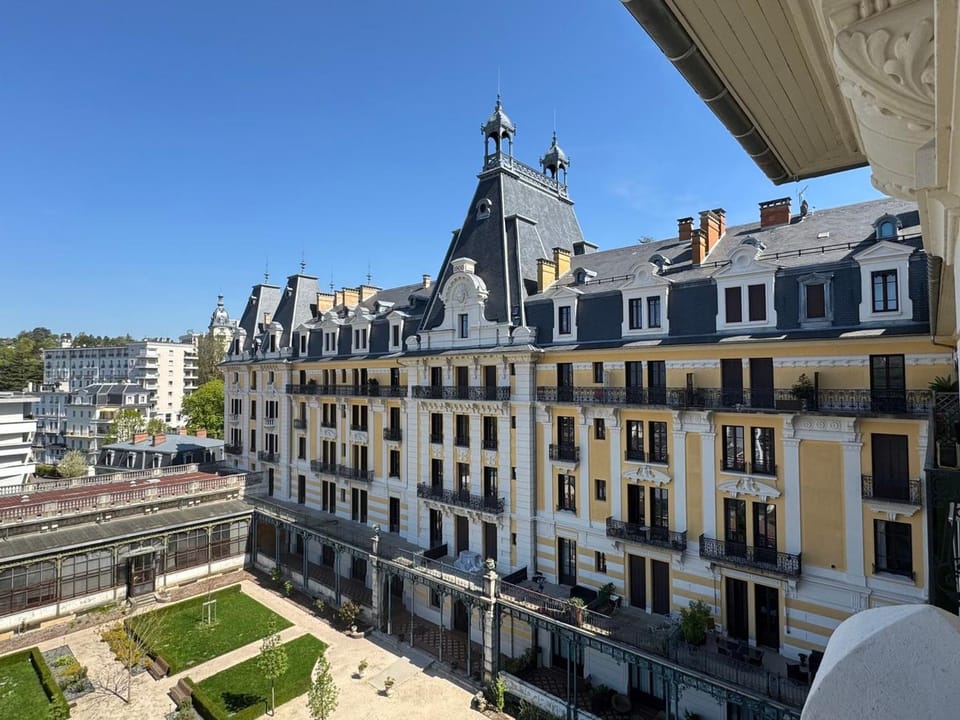 T2 lumineux avec Wifi, dans palace historique pour 1/2 personnes - FR-1-555-46 Apartment in Aix-les-Bains