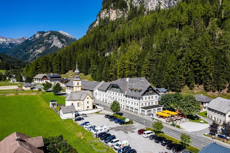 Property building, Restaurant/places to eat