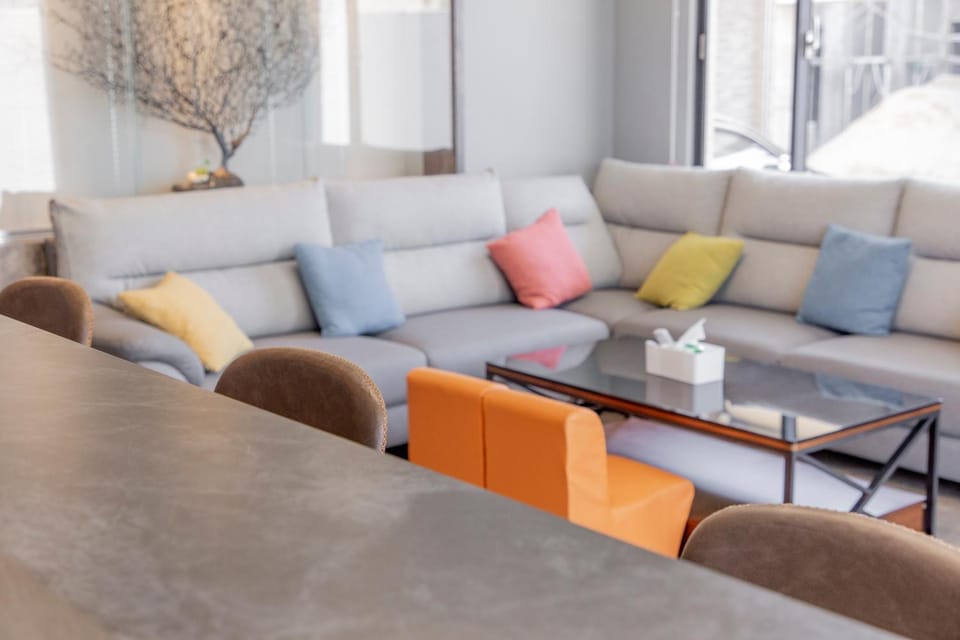 Living room, Seating area