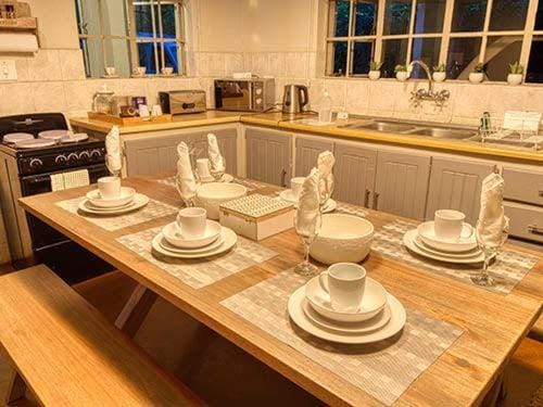Dining area, Communal kitchen