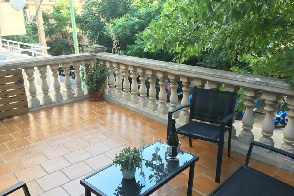 Casa antigua reformada junto al mar House in S'Arenal