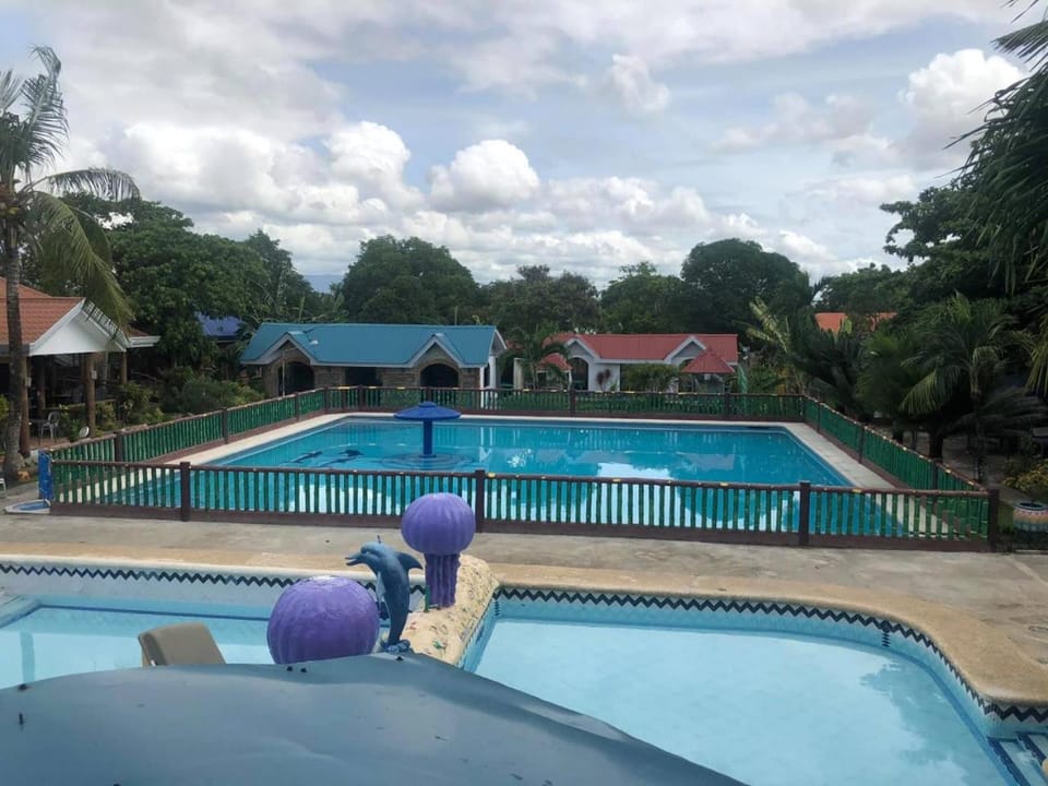 Property building, Day, Pool view, Swimming pool