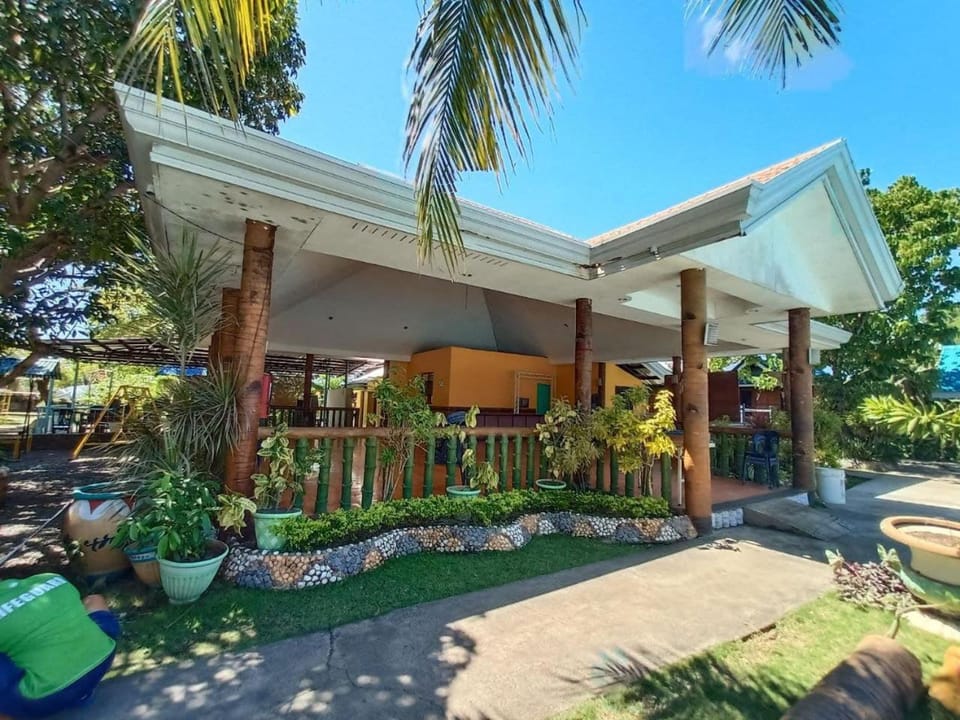Property building, Patio, Day, Garden view