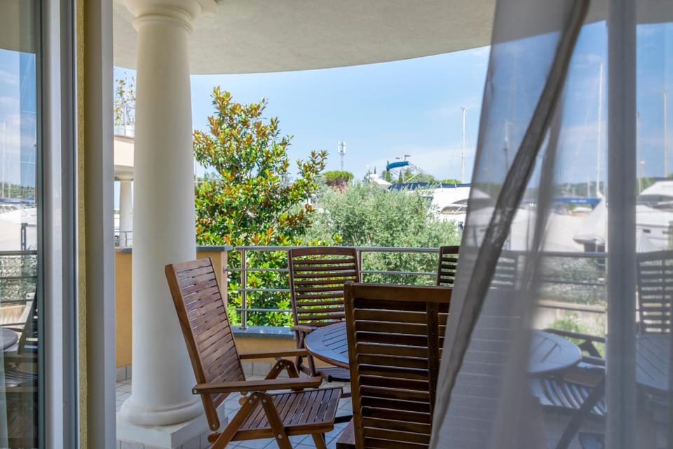 View (from property/room), Balcony/Terrace