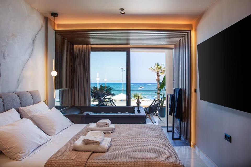 Hot Tub, Hot Tub, View (from property/room), Bedroom