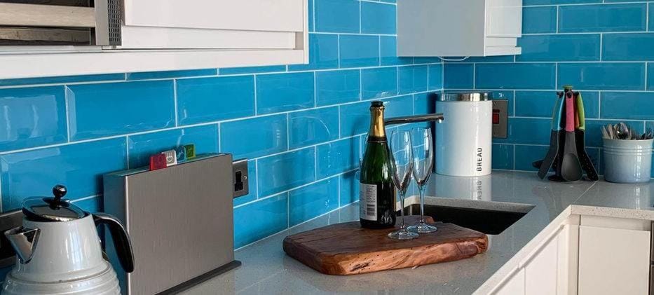 Apartment 12, The Moorings - Ground floor, accessible shower, 1 minute to beach - sea view Apartment in Filey