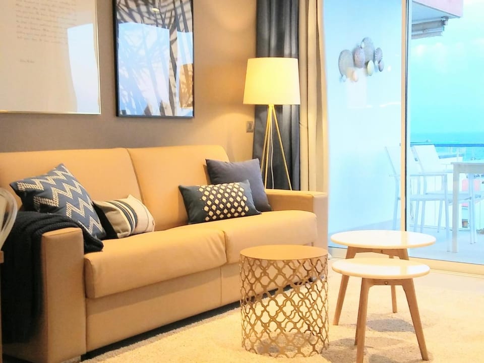 Sitges Spaces Sea View Paradise- 2 Bedrooms, 2 Bathrooms, Terrace, Amazing Sea Views Apartment in Sitges