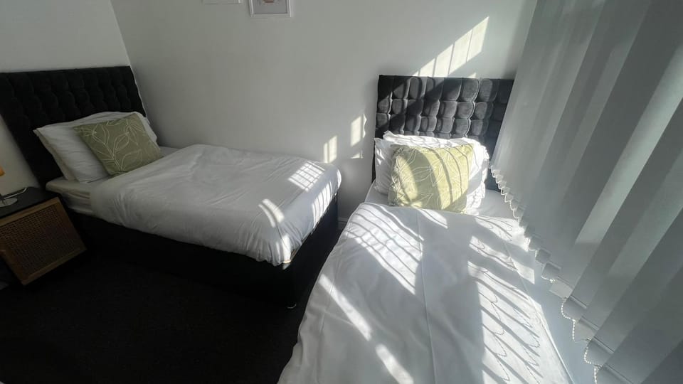 Bed, Photo of the whole room, Business facilities, Bedroom, heating, internet, towels