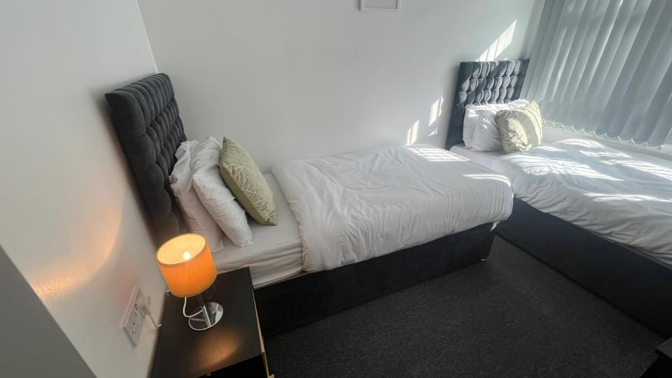 Bed, Photo of the whole room, Business facilities, Bedroom, heating, internet