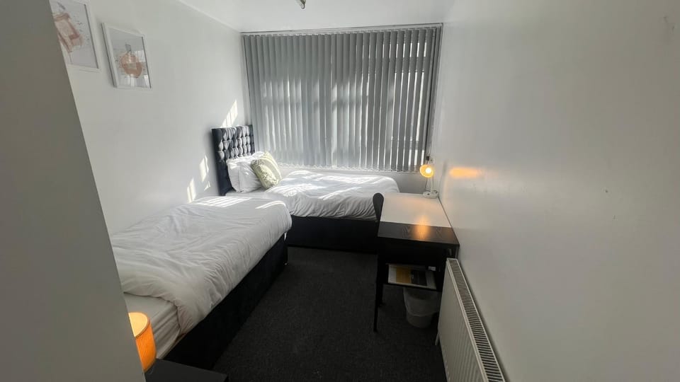 Bed, Photo of the whole room, Business facilities, heating, internet