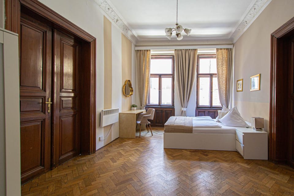 Living room, Photo of the whole room, Seating area