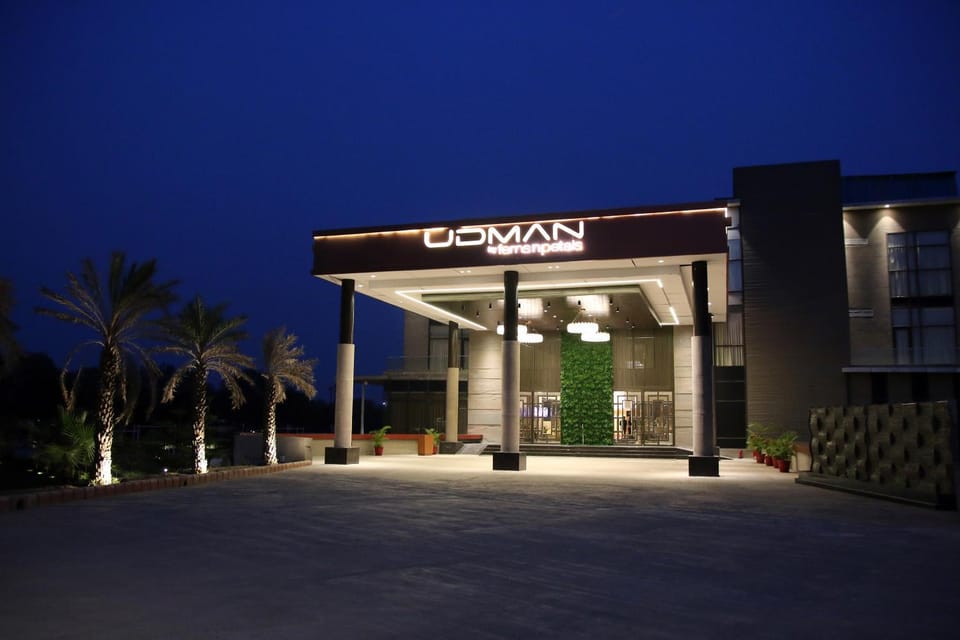 Facade/entrance