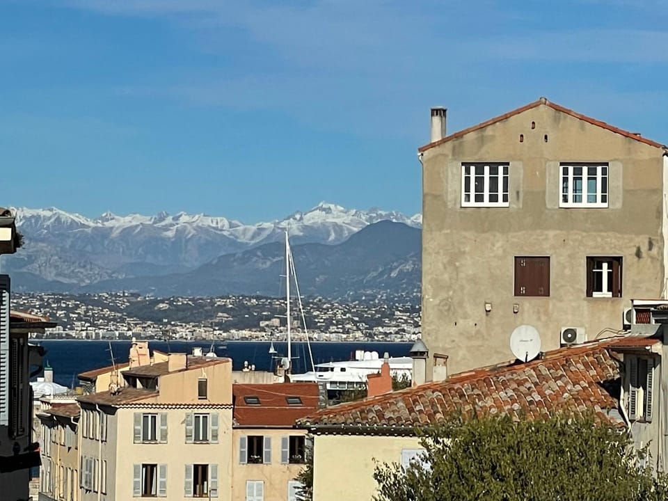 City view, Mountain view