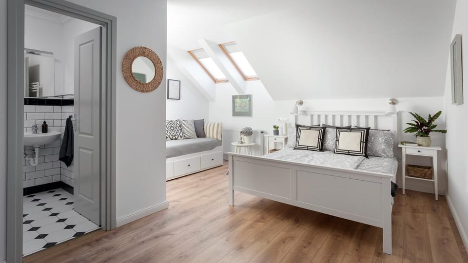 View (from property/room), Photo of the whole room, Bedroom